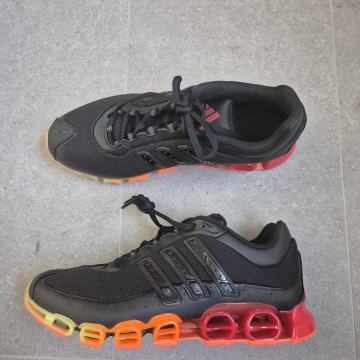 Adidas a3 Megaride Black solar orange