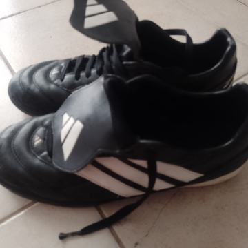 Adidas br.41 i 1/3 kvalitetne udobne tenisice za nogomet očuvane