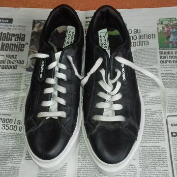 Adidas crne muške patike, broj 42