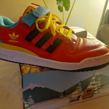 Adidas Forum Low South Park šifra GY6493 - Cartman