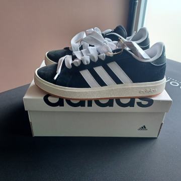 Adidas Grand Court Base 00s