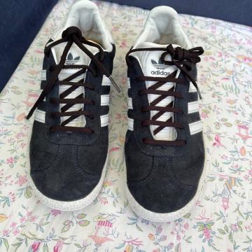 Adidas klasične tenisice br. 40