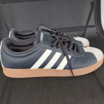 Adidas muške tamnoplave tenisice broj 45 1/3