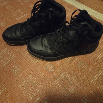 Adidas tenesice br.42