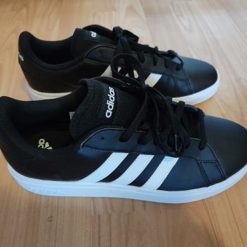 Adidas tenisice 43 1/3