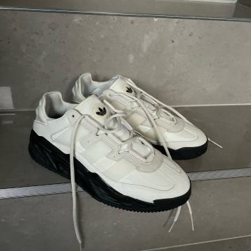 Adidas tenisice 44 broj