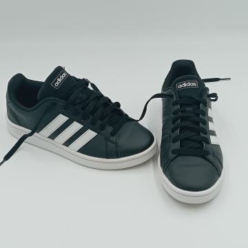 Adidas tenisice br. 39