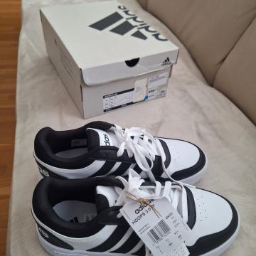 Adidas tenisice br 41.1/3