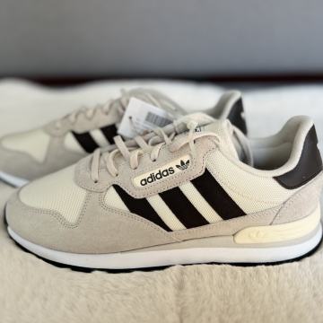 Adidas Tenisice broj 42 2/3 NOVO ORGINAL