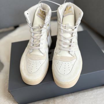 Adidas Tenisice vel 42 2/3 NOVO ORGINAL KOŠARKAŠKE PATIKE