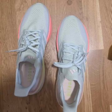 Adidas Ultraboost 5 44,5