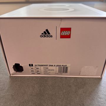 Adidas ultraboost Lego edition
