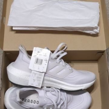 Adidas Ultraboost Lightboost, nove, 43 1/3