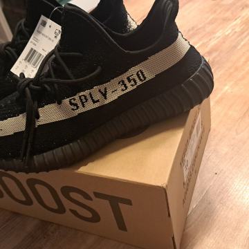 Adidas Yeezy boost 350 V2 Core Black White