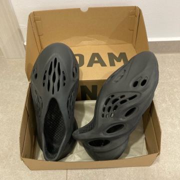 Adidas Yeezy Foam Runner