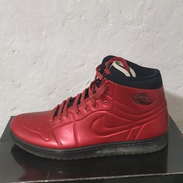 AIR JORDAN 1 ANODIZED RED