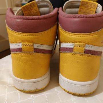 Air Jordan 1 Brotherhood