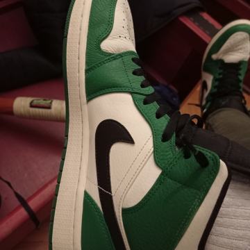 Air Jordan 1 mid green super ocuvane