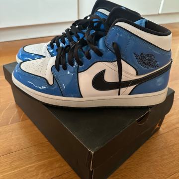 Air jordan 1 Signal Blue