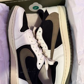 Air Jordan 1 Travis Scott olive