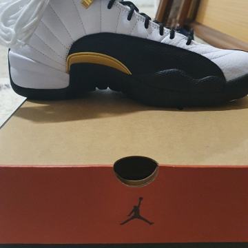 AIR JORDAN 12 RETRO ROYALTY TAXI, nove