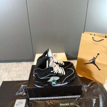 Air Jordan 4 Black White