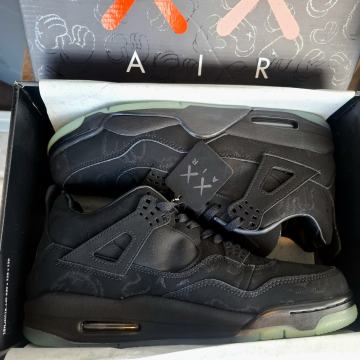 AIR JORDAN 4 IV RETRO - KAWS Black (43)
