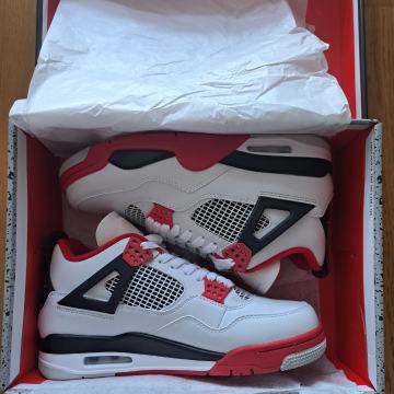 AIR JORDAN 4 RETRO  - Fire Red (42.5)