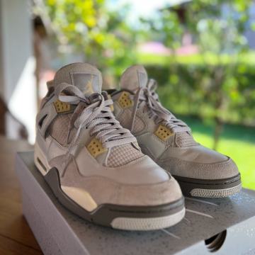 Air Jordan 4 Retro Photon Dust