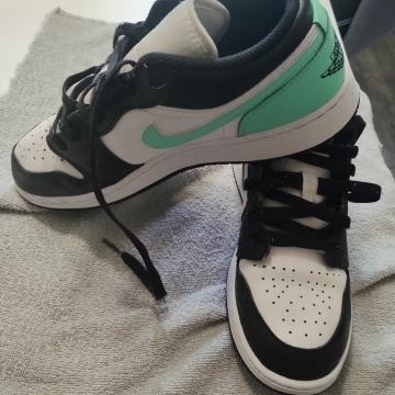 AIR JORDAN1 LOW B.38.5,  40 EURA,ORIGINAL