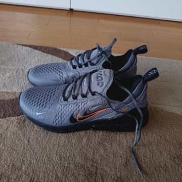Air Max 270