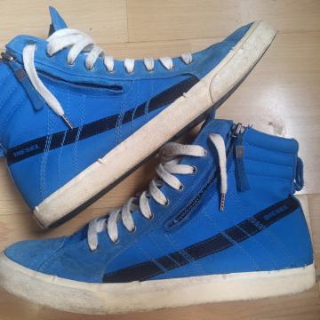 Tenisice: DIESEL (broj 45), ANTONY MORATO (broj 44.5/45)