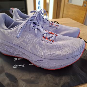 Asics novablast 5 br. 42