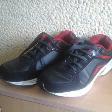 Boban tenisice br 41 kvalitetne i vrlo udobne