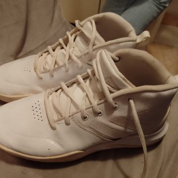 Adidas br.40 i 2/3 kožne kvalitetne udobne tenisice