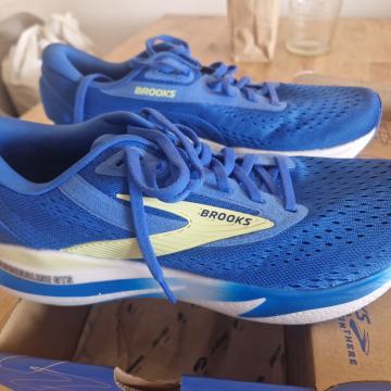 Brooks Adrenaline GTS 24 (veličina 42.5)
