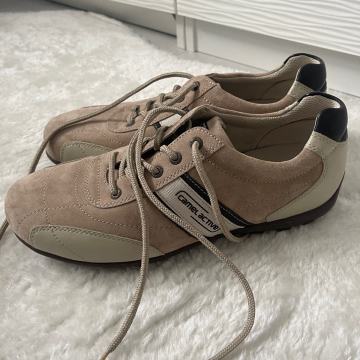 camel tenisice br.42