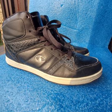 Champion tenisice 41 broj  kozne kao nove