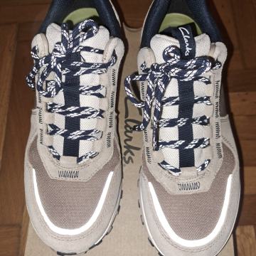 Clarks tenisice nekorištene povoljno prodajem