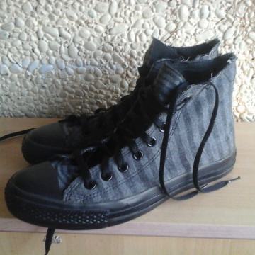 Converse 41.5 kvalitetne udobne i lijepe i kao nove