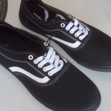 Crne tenisice br.41 - NOVO