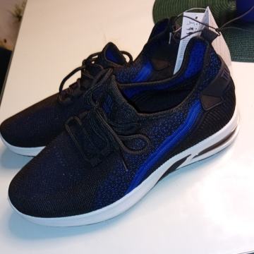 CRNE TENISICE br.43 - NOVO S ETIKETOM