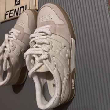 FENDI TENISICE 44 NOVO