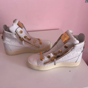 GIUSEPPE ZANOTTTI MUŠKE TENISICE-BR. 44, TRI PUT NOŠENE, ORGINAL KOŽA