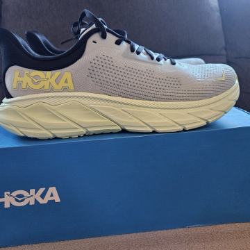 Hoka Arahi 7, 44 2/3,  3x nošene