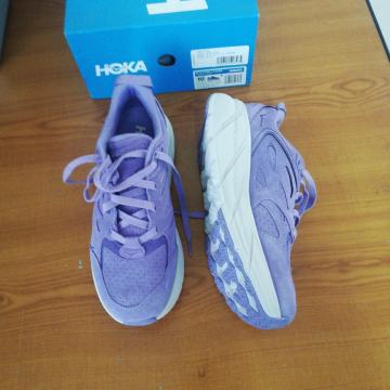 HOKA , CLIFTON L SUEDE