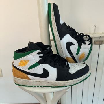 Jordan 1 Mid Oakland