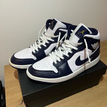 Jordan 1 Mid