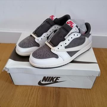 Jordan 1 Travis Scott 40