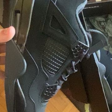 Jordan 4 black cat